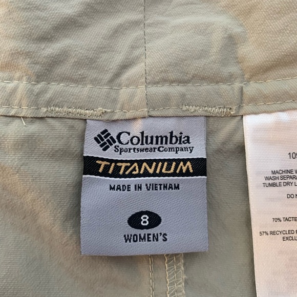 Columbia women’s skorts size8 several pockets (see photos) - Picture 2 of 15